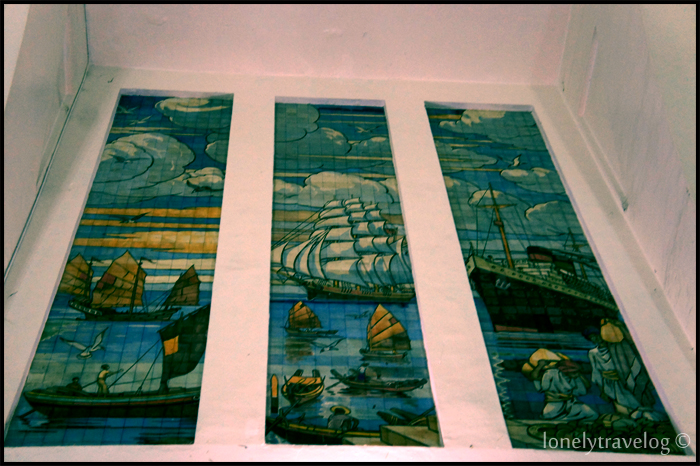 Wall Glass panels railway