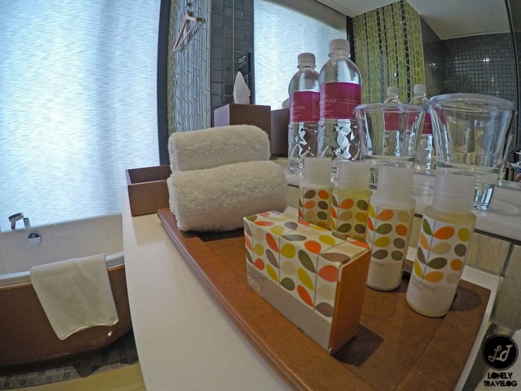 Crowne Plaza Changi Airport by LT