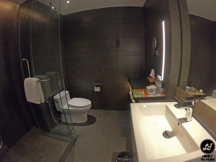 Courtyard by Marriott Phnom Penh - Bathroom